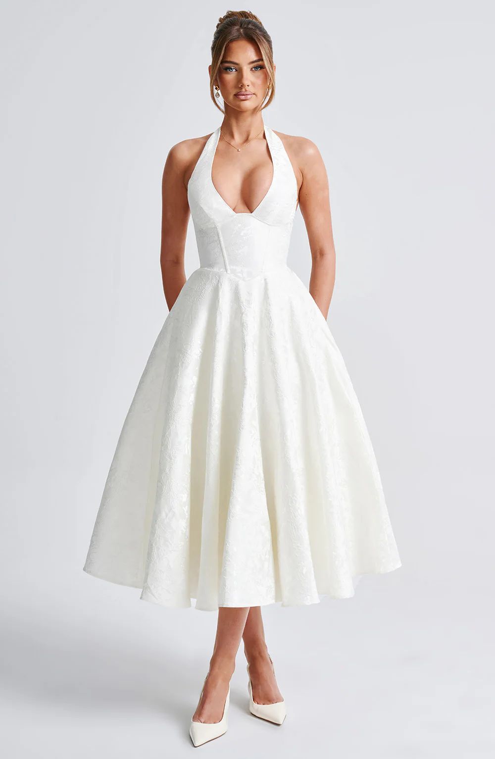 A-Linien-Kleid aus Jacquard mit tiefem Ausschnitt und luxuriösem Blumenmuster – Mirla