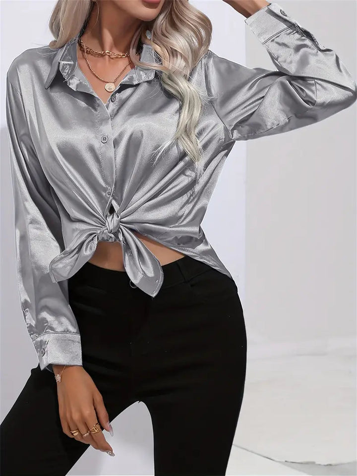 Alison Satin Blus | Elegant skjorta med knappar för kvinnor-Eva Jonsson