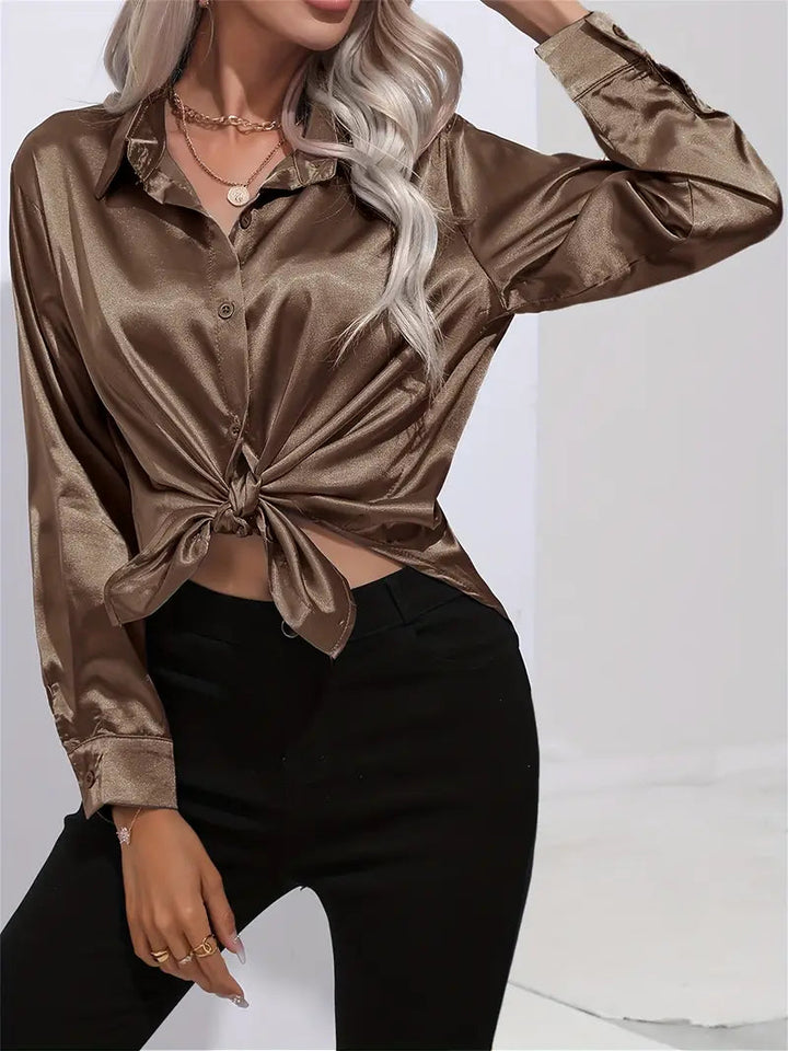 Alison Satin Blus | Elegant skjorta med knappar för kvinnor-Eva Jonsson