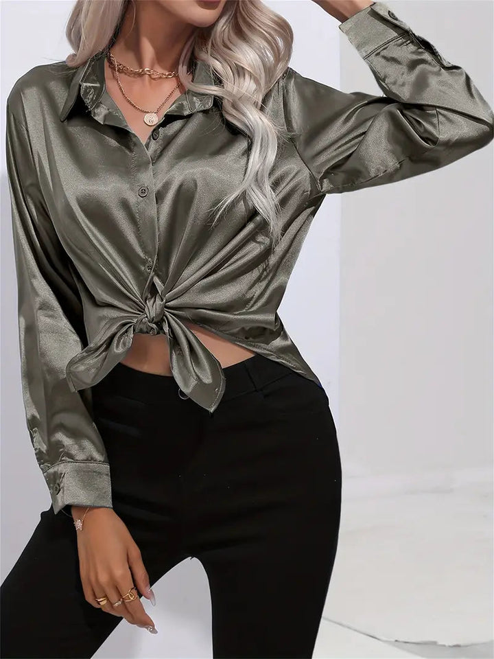 Alison Satin Blus | Elegant skjorta med knappar för kvinnor-Eva Jonsson