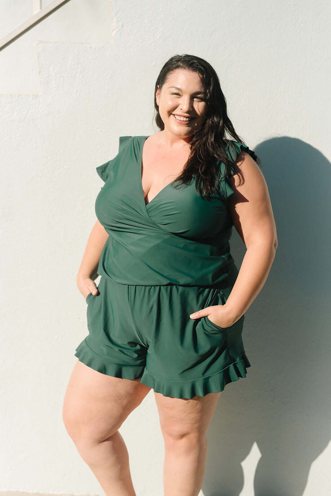 Baddräkt - Inbyggd behå - Volang - Baddräkter med shorts - Damunderkläder-Eva Jonsson