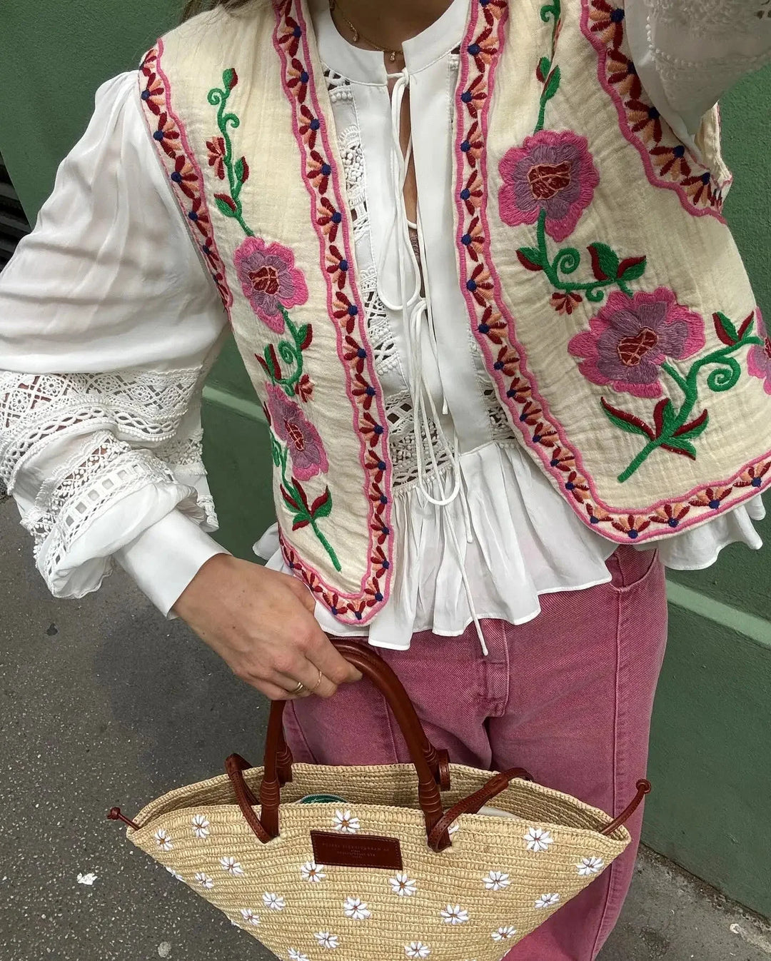 Blommig Väst | Vintage | Ärmlös | Broderad väst | Damväst-Eva Jonsson