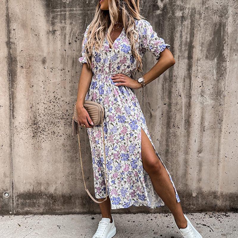 Blommig klänning – kortärmad – slits – midiklänning – sommarklänning-Eva Jonsson
