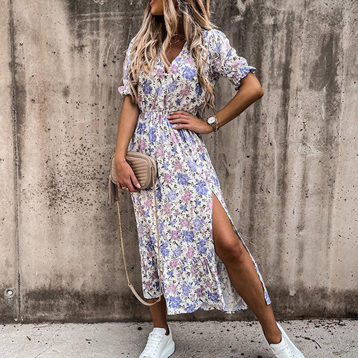 Blommig klänning – kortärmad – slits – midiklänning – sommarklänning-Eva Jonsson
