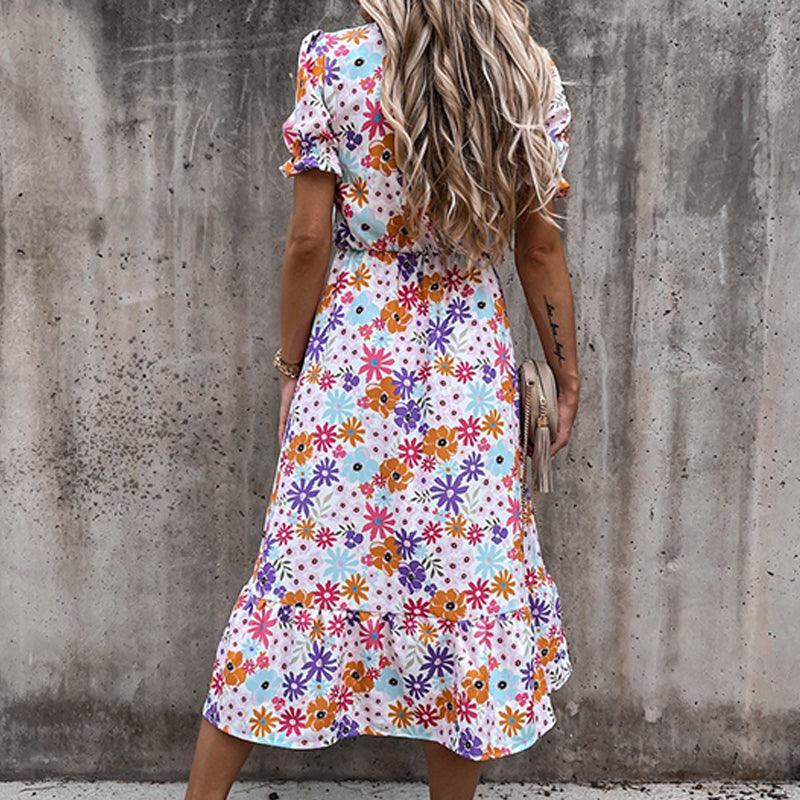 Blommig klänning – kortärmad – slits – midiklänning – sommarklänning-Eva Jonsson