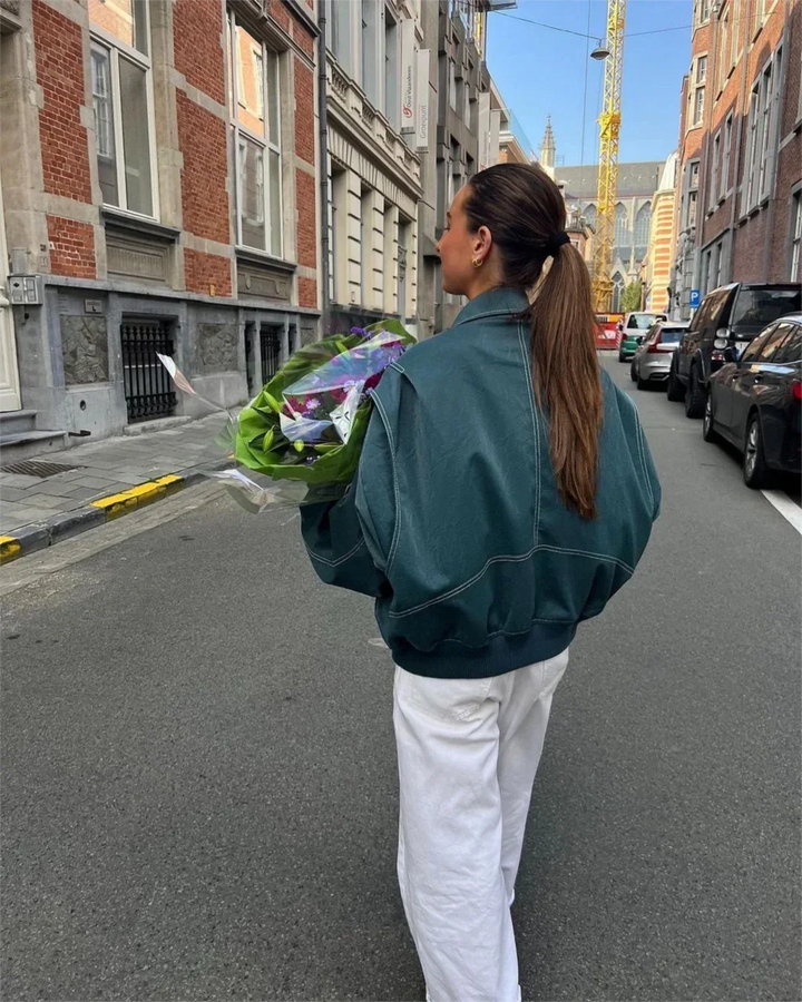Bomberjacka i överdimensionerad modell - Bomberjacka med dragkedja för dam i höst-Eva Jonsson