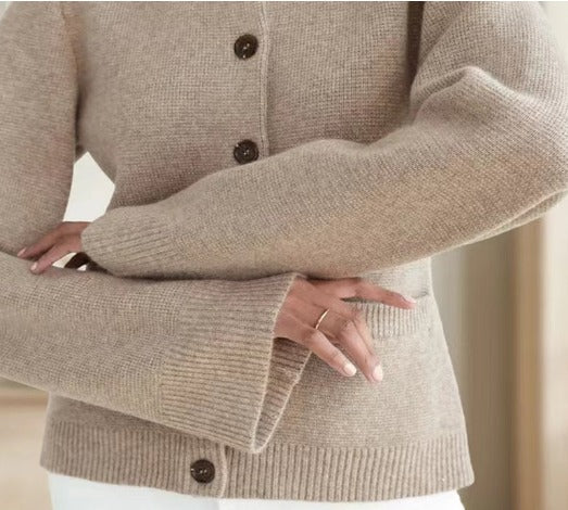 Cardigan för kvinnor - Långärmad stickad cardigan med knappar och fickor-Eva Jonsson