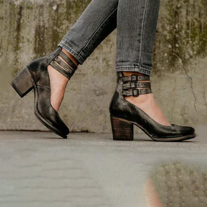 Chunky Heels - Damskor med ankelrem och blockklack med stängd tå-Eva Jonsson