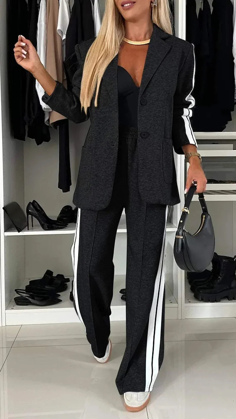Co-Ord Set - Tvådelat set med blazer och joggingbyxor med vida ben för kvinnor-Eva Jonsson