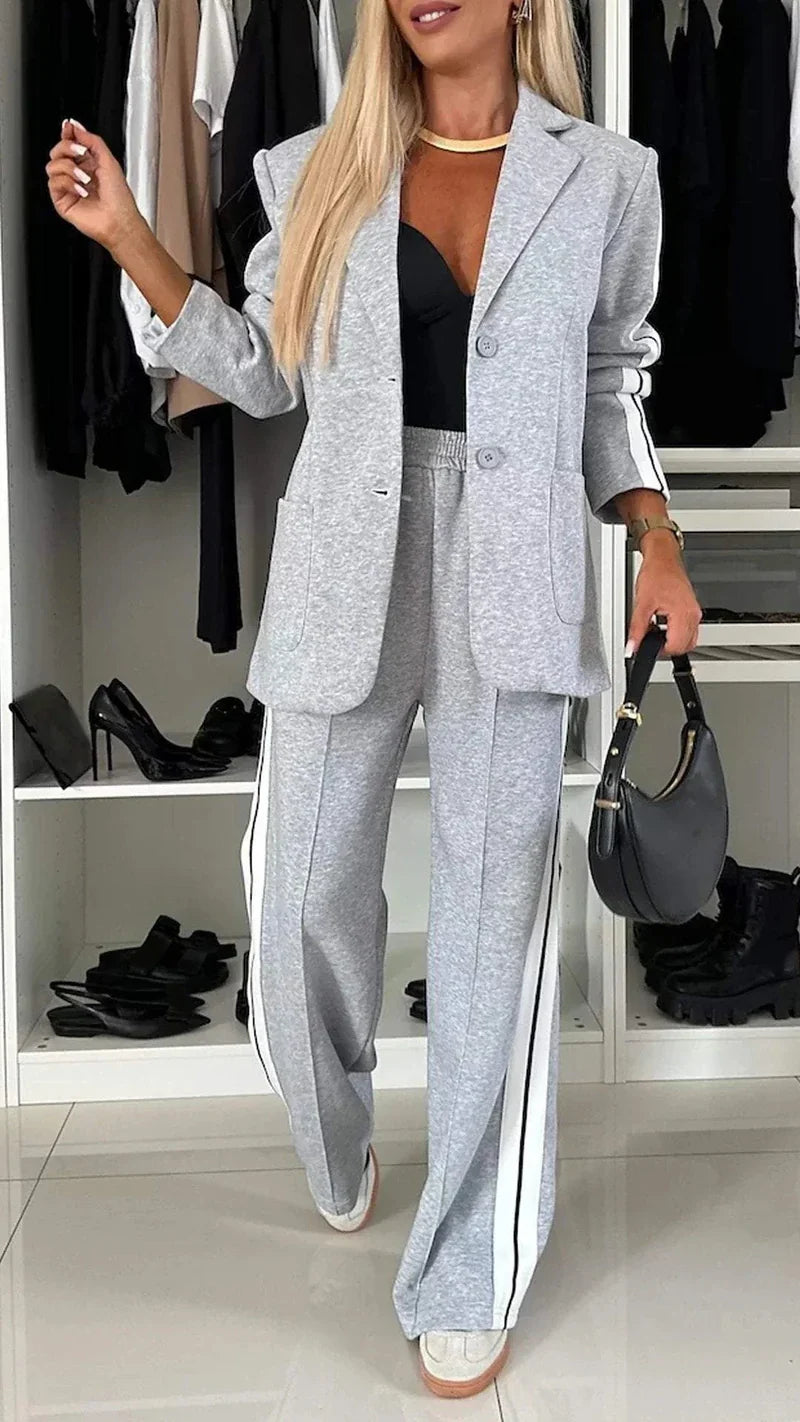 Co-Ord Set - Tvådelat set med blazer och joggingbyxor med vida ben för kvinnor-Eva Jonsson