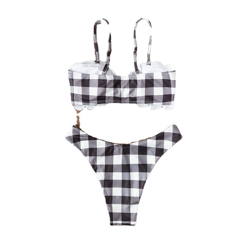 Dam Bandeau-bikini med elegant volangdetalj och rutmönster Mirla-Eva Jonsson