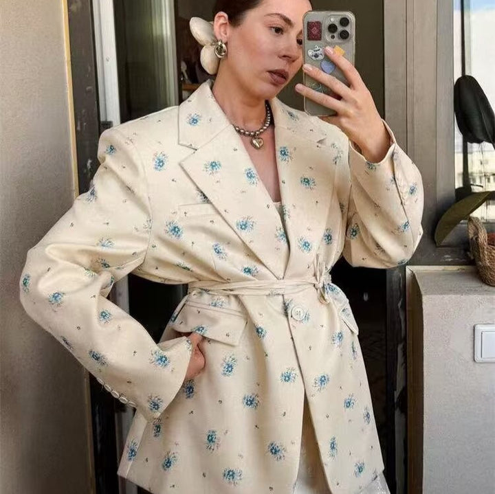 Dam Blazerjacka med blommönster och figursydd bälte Eva Jonsson-Eva Jonsson
