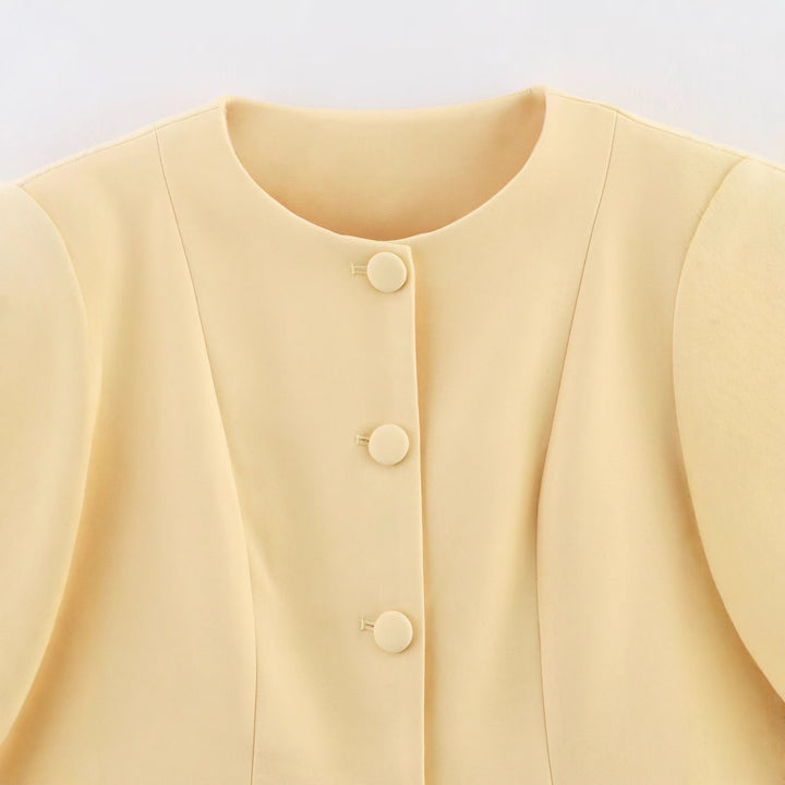 Dam Blazerjacka med eleganta knapdetails och figursydd design Mirla-Eva Jonsson