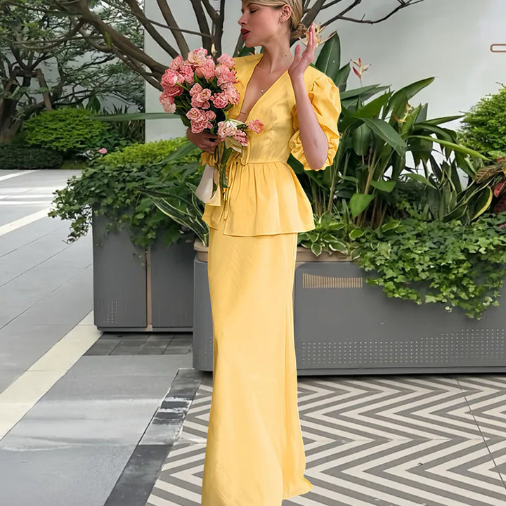 Dam Blusenschirt med djup V-hals och volangdetaljer Eva Jonsson-Eva Jonsson