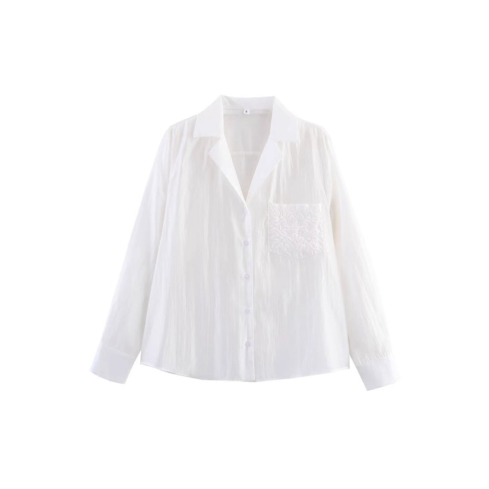 Dam Blusenshirt med klassisk krage och floral broderidetaljer Mirla-Eva Jonsson