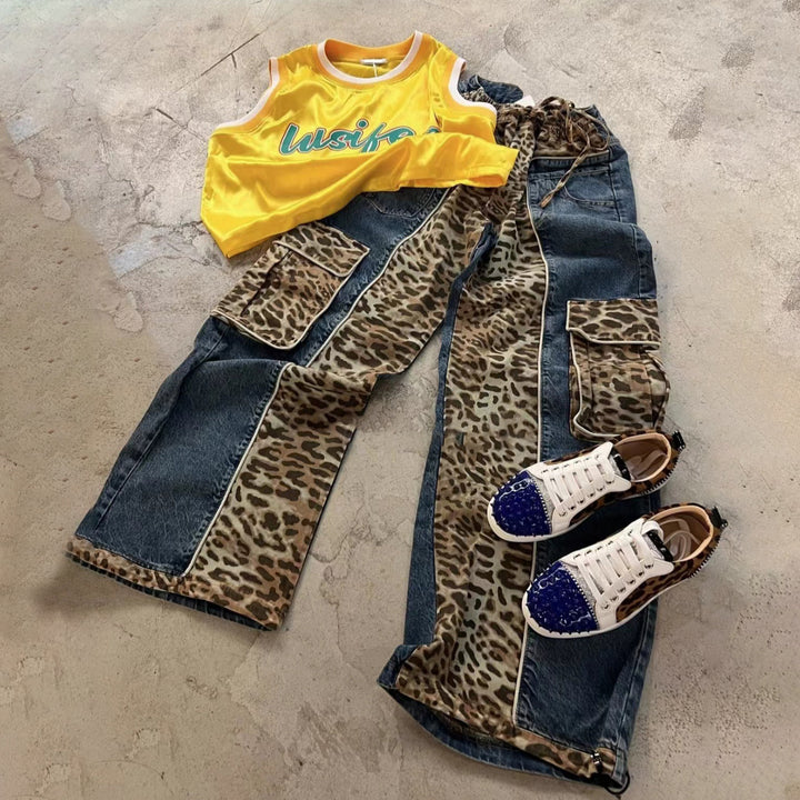 Dam Cargo-jeans i trendig djurtryck med praktisk skärning Eva Jonsson-Eva Jonsson