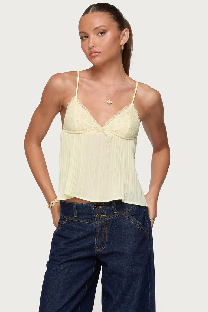 Dam Chiffon Topp med spetsdetaljer och plisserad design Mirla-Eva Jonsson