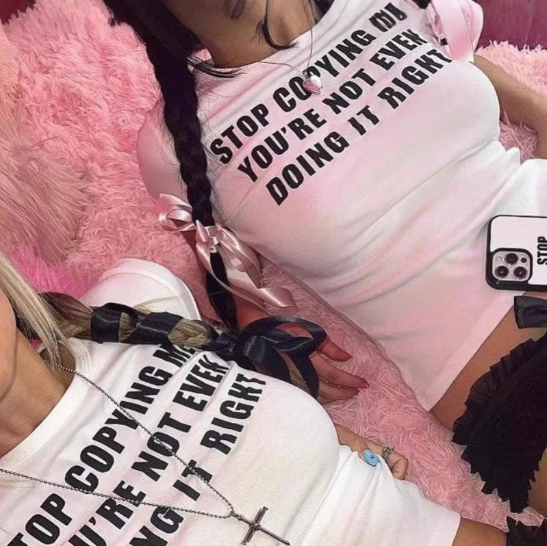 Dam Crop T-Shirt med inspirerande text och figurnära passform Mirla-Eva Jonsson