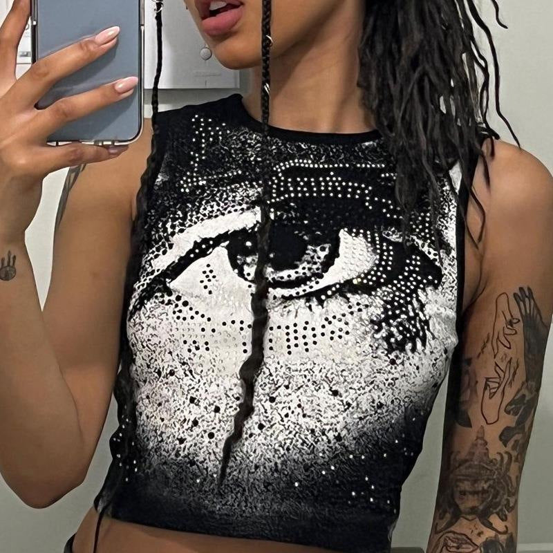 Dam Cropped Tanktop med strålande ögonmotiv och glittrande accenter Mirla-Eva Jonsson