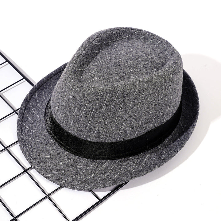 Dam Elegant Fedora-hatt med Randigt Design och Modernt Samtband Mirla-Eva Jonsson