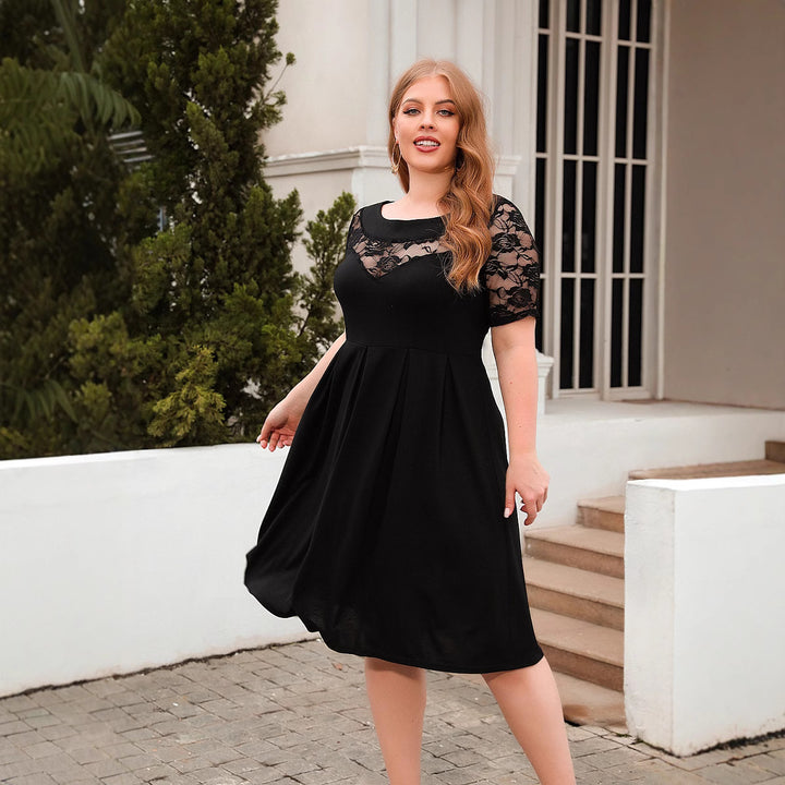 Dam Elegant Klänning med Spetsärmar och Svingande Kjol Mirla-Eva Jonsson