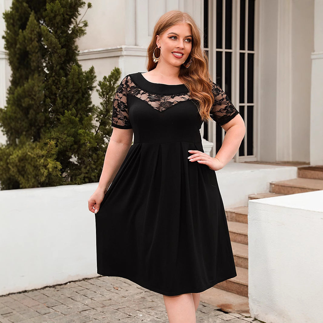 Dam Elegant Klänning med Spetsärmar och Svingande Kjol Mirla-Eva Jonsson
