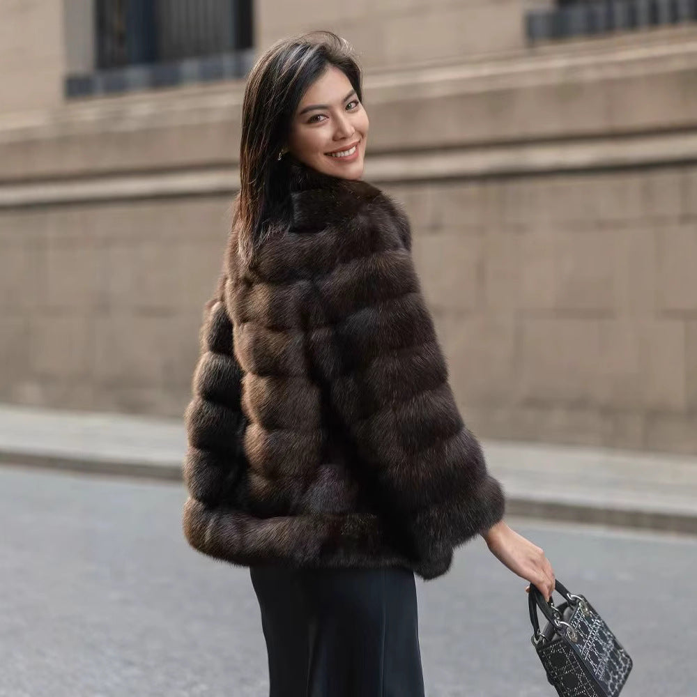 Dam Elegant Kort jacka i lyxig konstpäls med voluminös design Eva Jonsson-Eva Jonsson