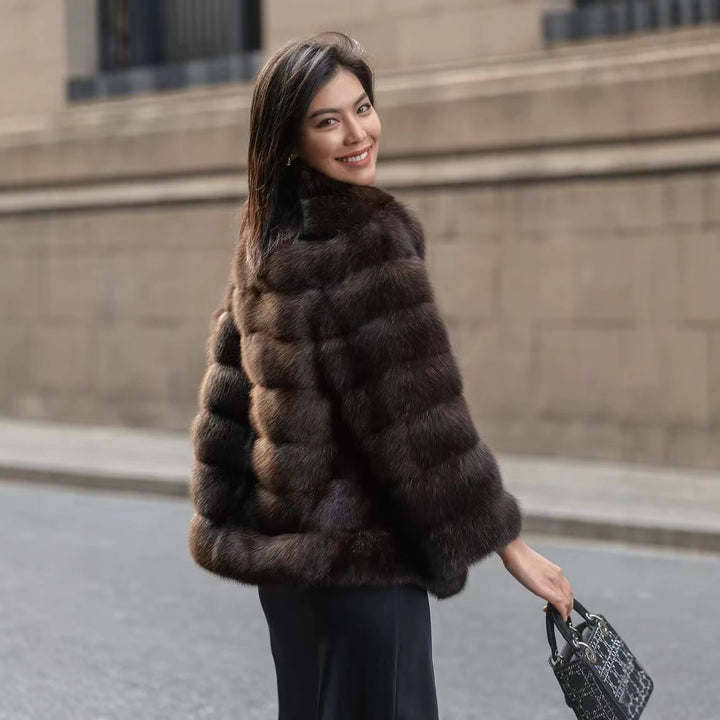 Dam Elegant Kort jacka i lyxig konstpäls med voluminös design Eva Jonsson-Eva Jonsson