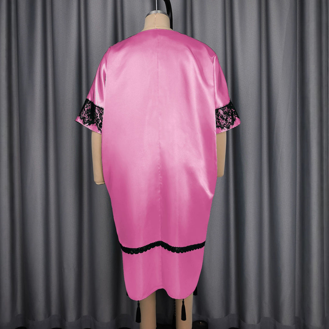 Dam Elegant Satin-Kaftanrobe med spetsaccenter Mirla-Eva Jonsson