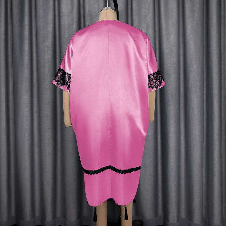 Dam Elegant Satin-Kaftanrobe med spetsaccenter Mirla-Eva Jonsson