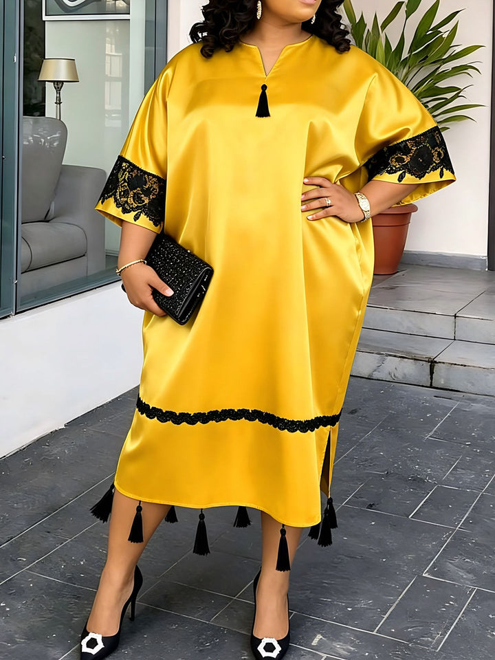 Dam Elegant Satin-Kaftanrobe med spetsaccenter Mirla-Eva Jonsson