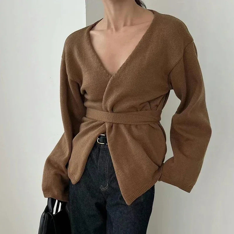 Dam Elegant Stickmantel med V-wrapdesign Mirla-Eva Jonsson