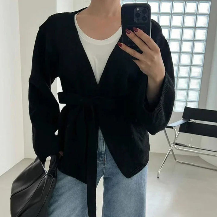 Dam Elegant Stickmantel med V-wrapdesign Mirla-Eva Jonsson