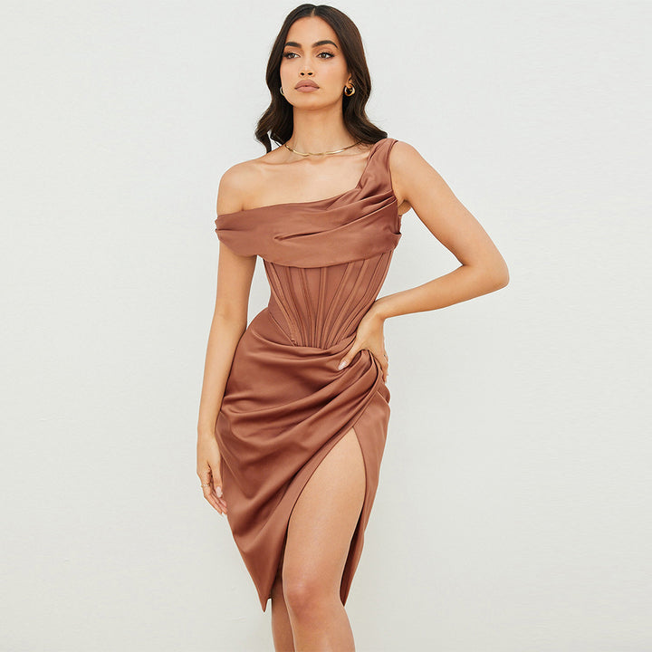 Dam Elegant Viskklänning med asymmetrisk nederkant och sexig siluett Eva Jonsson-Eva Jonsson