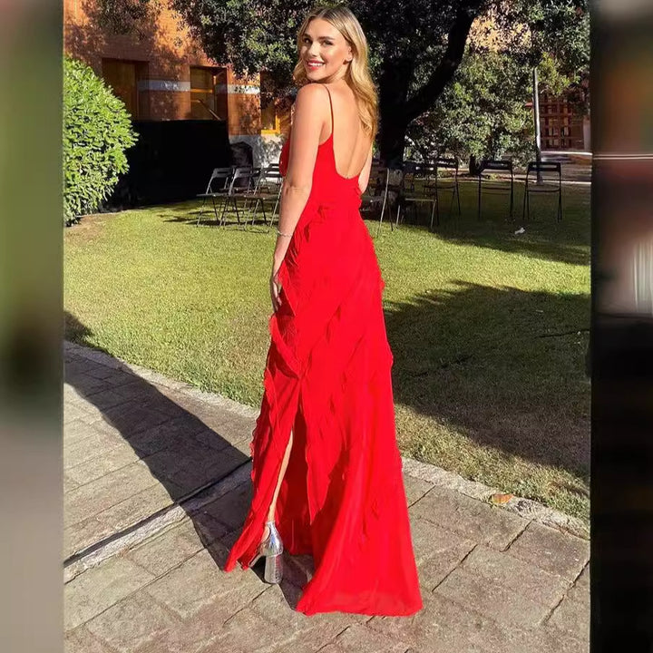 Dam Elegant kvällsklänning med kroppsnära skärning och djup V-ringning Mirla-Eva Jonsson