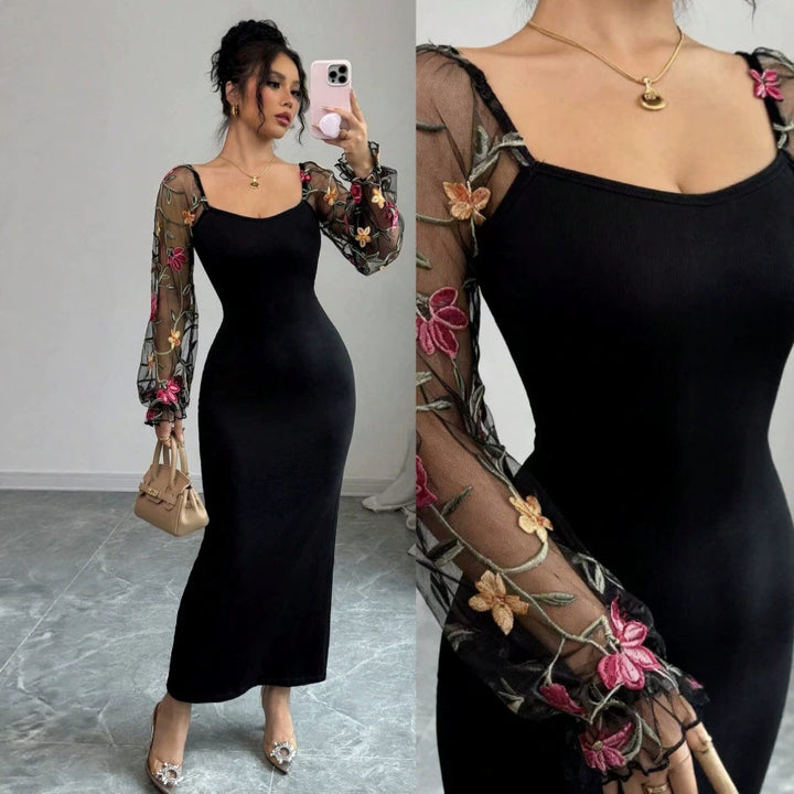 Dam Eleganta Maxiklänning med blommig spetsärm och figurnära skärning Mirla-Eva Jonsson