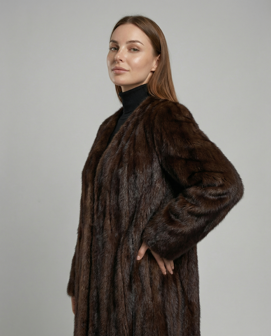 Dam Faux Fur Jacka med Elegant Skärning & Hög Krage | Mirla-Eva Jonsson