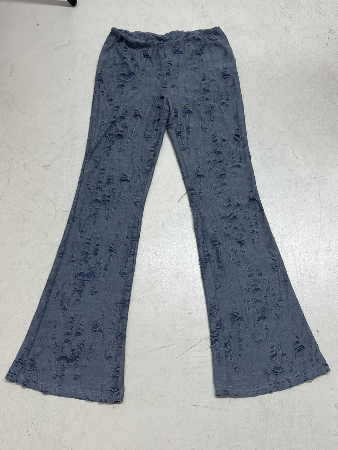 Dam Flared Jeans med trendiga förstörda detaljer Mirla-Eva Jonsson
