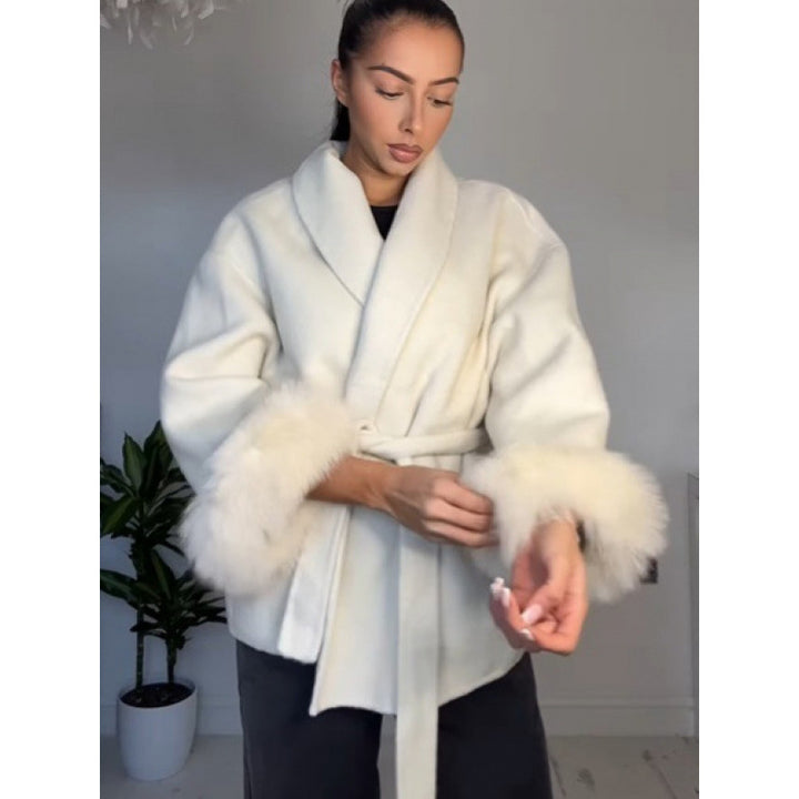 Dam Fuzzi-Robenjacka med elegant bälte och lyxiga ärmar i plysch Eva Jonsson-Eva Jonsson