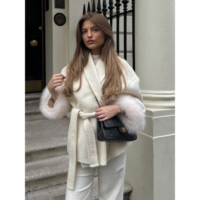 Dam Fuzzi-Robenjacka med elegant bälte och lyxiga ärmar i plysch Eva Jonsson-Eva Jonsson