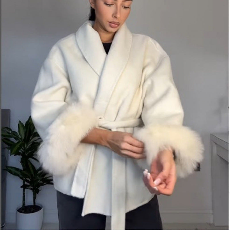 Dam Fuzzi-Robenjacka med elegant bälte och lyxiga ärmar i plysch Eva Jonsson-Eva Jonsson
