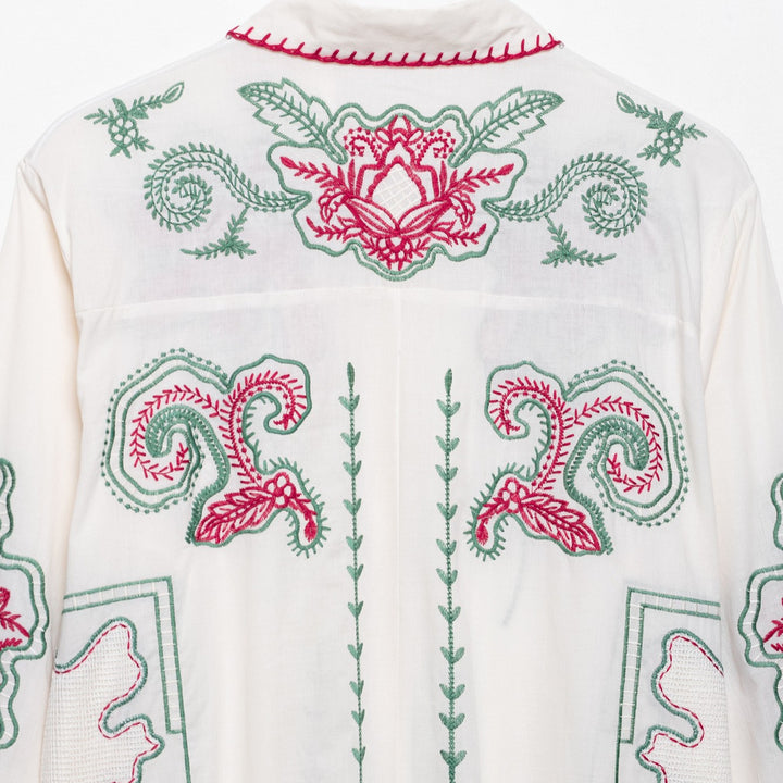 Dam Hemdblus med konstfulla broderier Mirla-Eva Jonsson