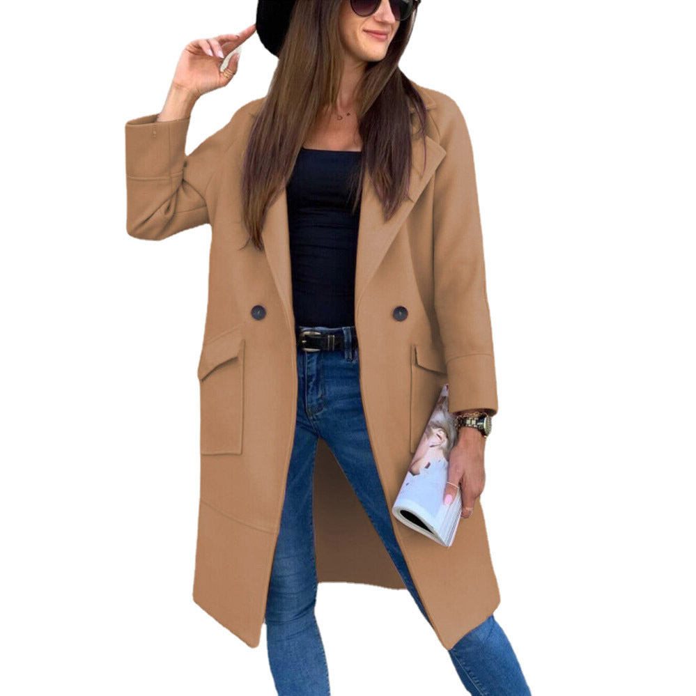 Dam K elegant trenchcoat med dubbel knapprad och praktiska fickor Mirla-Eva Jonsson