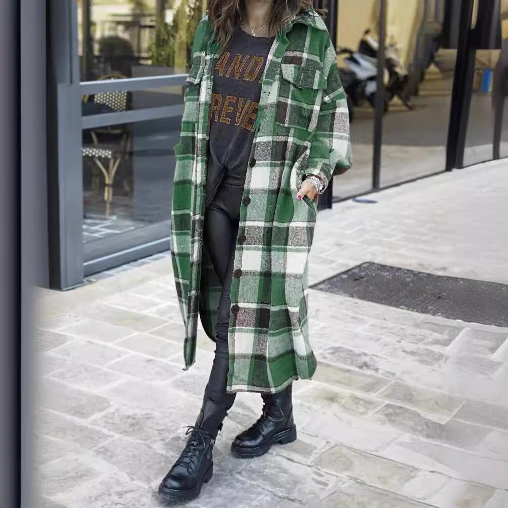 Dam Lång rutig kappa med praktiska fickor och knappstängning Mirla-Eva Jonsson