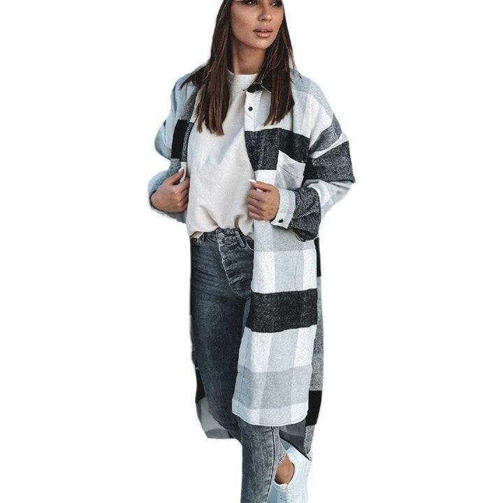 Dam Lång rutmönstrad vinterkappa med knappdesign och lös passform Mirla-Eva Jonsson