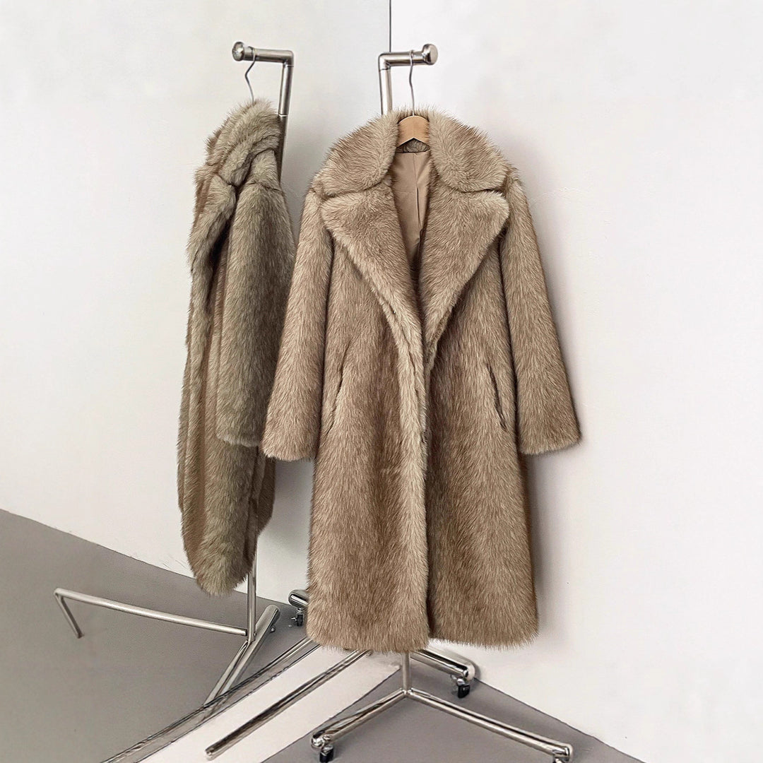 Dam Långhårskappa i Elegant Stil med Lång Design | Mirla-Eva Jonsson