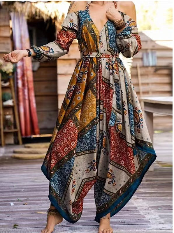 Dam Långt omslagklänning med lekfullt mönster och off-shoulder design Mirla-Eva Jonsson