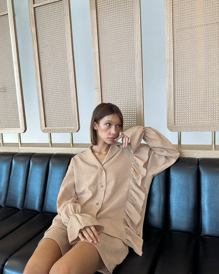 Dam Loungewear Set med eleganta volangdetaljer Mirla-Eva Jonsson