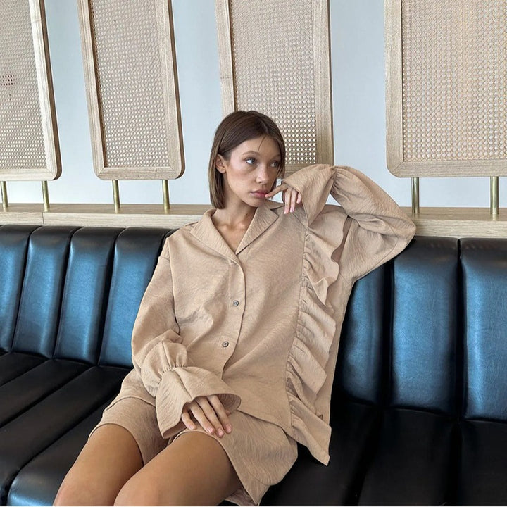 Dam Loungewear Set med eleganta volangdetaljer Mirla-Eva Jonsson