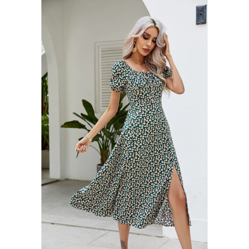Dam Maxi dress med lekfull design i blommor och sidoflik-Eva Jonsson